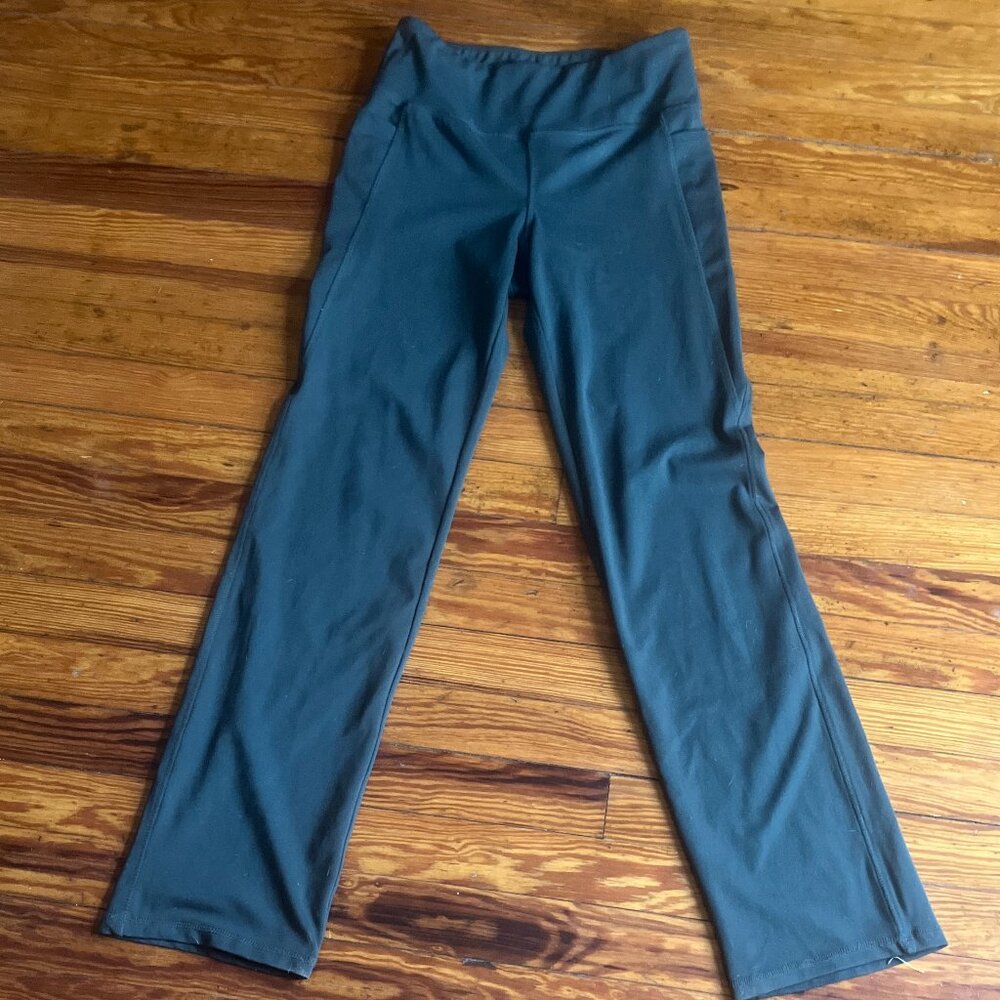 ✨ Jockey High-Rise Performance Flare Leggings – Medium ✨
